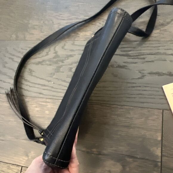 Fossil Black Leather Crossbody Purse gold tone hardware No Key - Picture 12 of 13